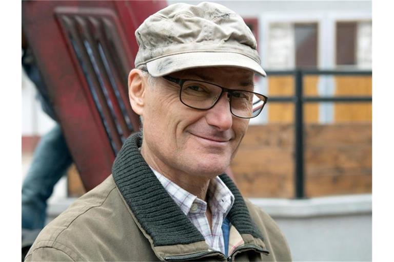 Schauspieler Peter Schell als Karl Faller in der SWR-Schwarzwaldserie „Die Fallers“. Foto: Alexander Kluge/SWR/dpa/Archivbild
