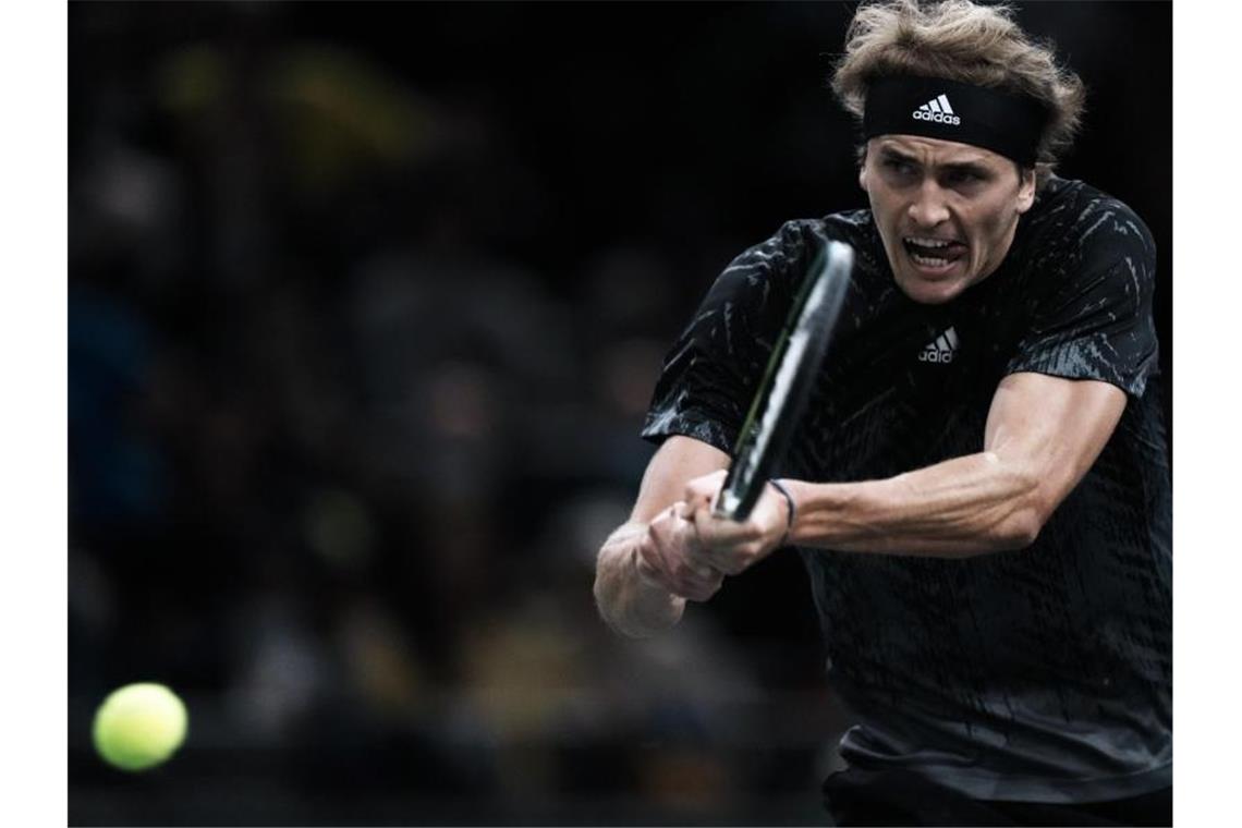 Kraft tanken für Turin: Zverev hakt Paris-Aus schnell ab Scheiterte in Paris an Daniil Medwedew: Alexander Zverev. Foto: Thibault Camus/AP/dpa