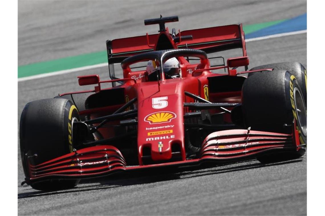 Schied im zweiten Spielberg-Rennen früh aus: Ferrari-Pilot Sebastian Vettel. Foto: Darko Bandic/AP Pool/dpa