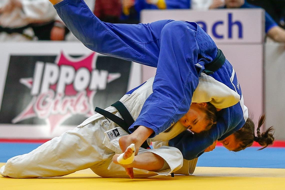 Schied in Bratislava frühzeitig aus: TSG-Judoka Helena Grau (blauer Anzug).Archivfoto: A. Becher