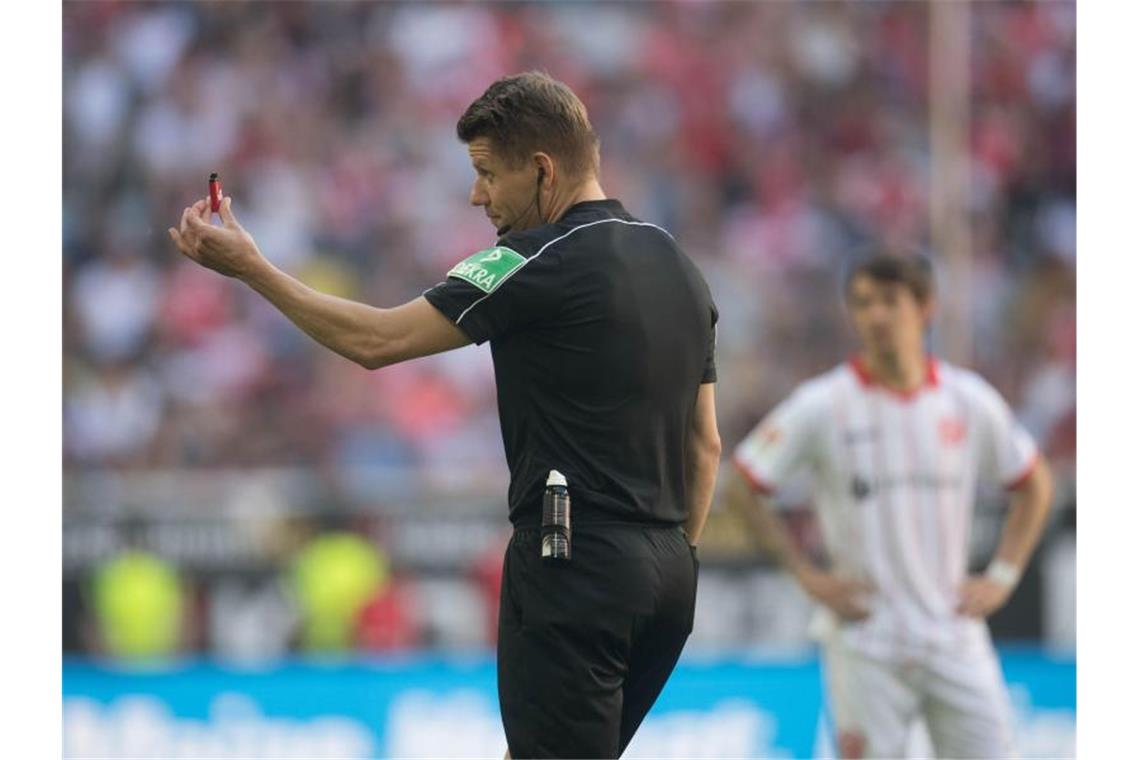 Schiedsrichter Patrick Ittrich beklagt Mobbing durch die Bundesliga-Profis. Foto: Bernd Thissen