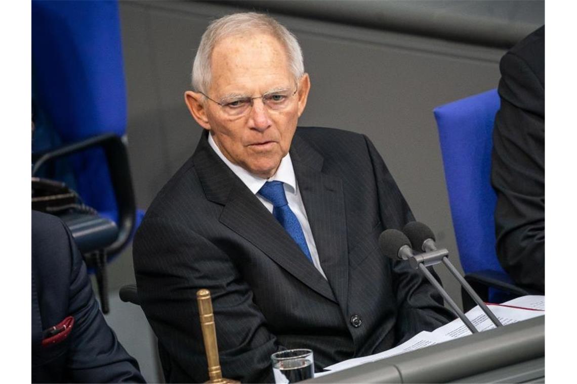 Schiedsrichter: Bundestagspräsident Wolfgang Schäuble ist für das Verhängen von Ordnungsrufen zuständig. Foto: Michael Kappeler/dpa