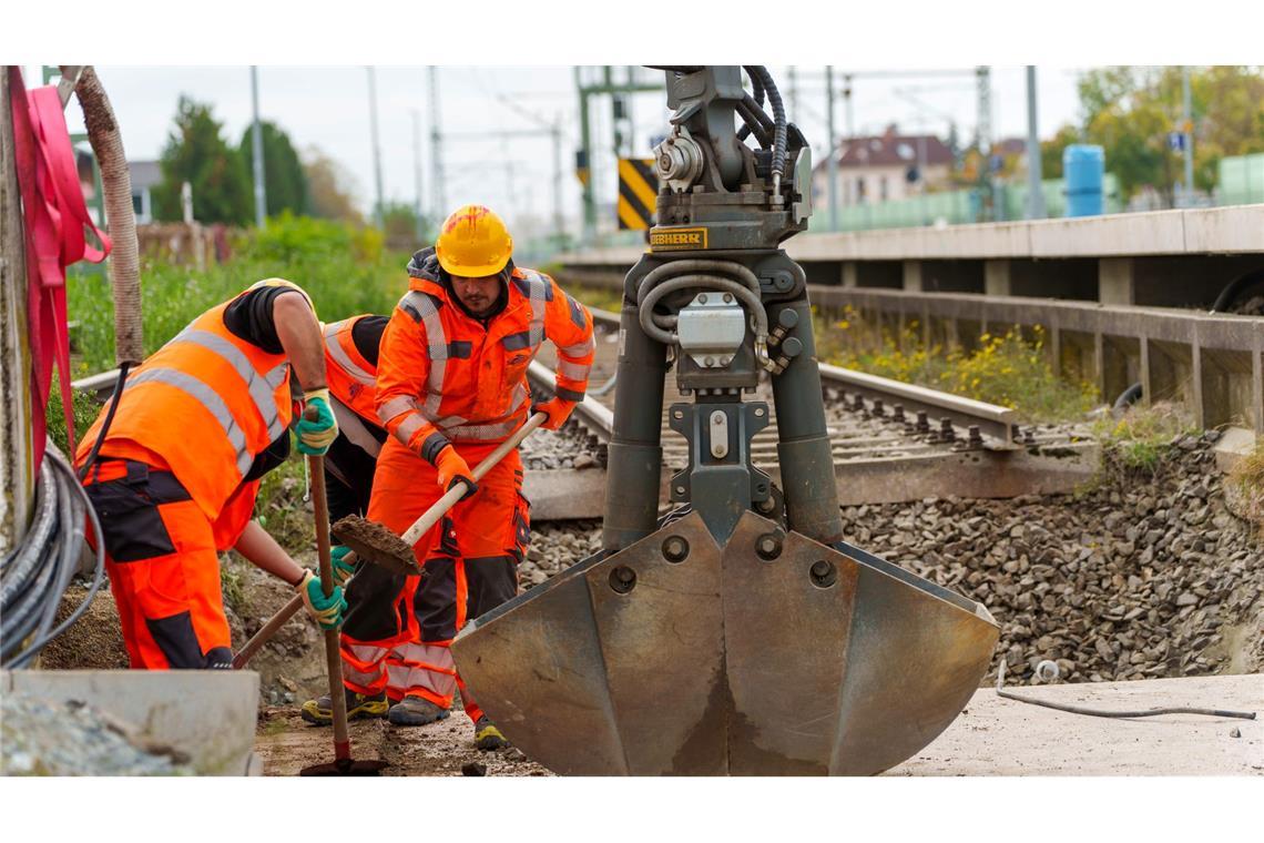 Deutsche Bahn sieht Wendepunkt bei der Infrastruktur Schienen, Weichen, Stellwerke: Die Bahn hat in diesem Jahr so viel gebaut wie lange nicht. (Archivbild)