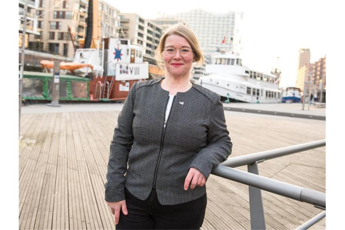Schiffbauingenieurin Claudia Ohlmeier setzt sich für mehr Frauen in der Seeschifffahrt ein. Foto: Daniel Bockwoldt/dpa