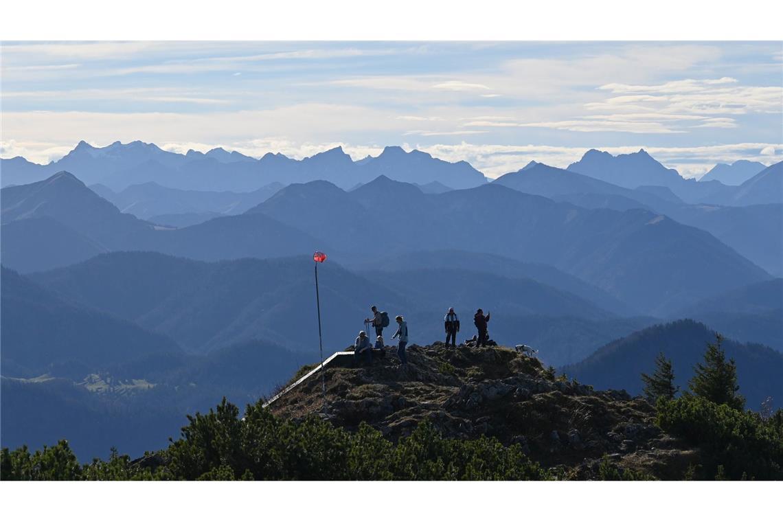 Vandalismus in Berghütte am Watzmann Schlechte Karten für Wanderer: Der Vandalismus in Schutzhütten nimmt zu, teilt der Deutsche Alpenverein (DAV) mit.