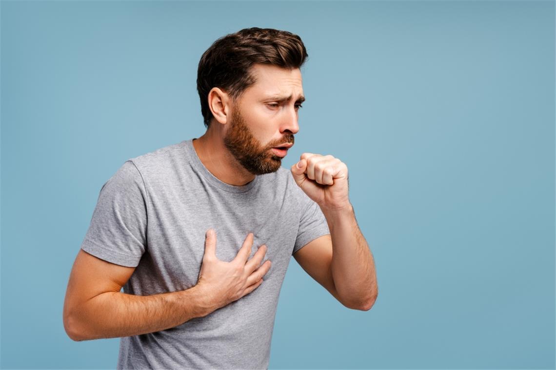 Warum ist die Luftqualität so schlecht? Schlechte Luftqualität kann zu Symptomen wie Husten führen.