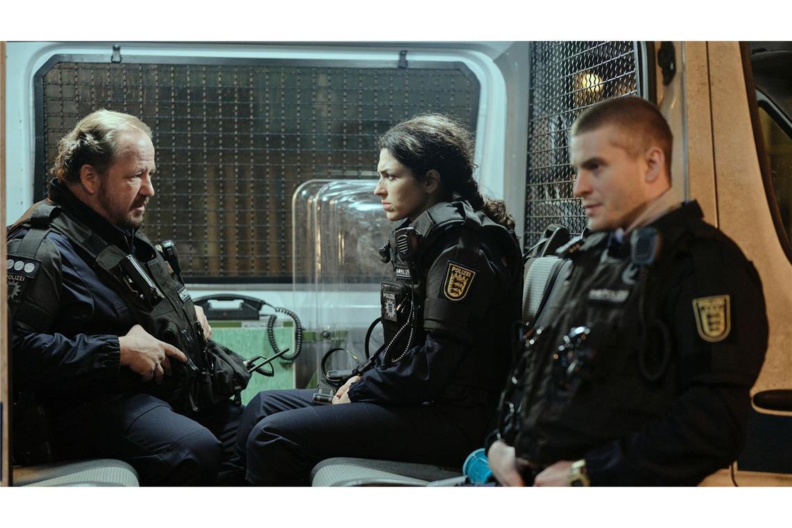 Schlechte Stimmung: Wolle (Andreas Anke, li.) will Mariam (Anna Bardavelidze) und  Timo (Ben Felipe, re.) auf seine Seite ziehen.