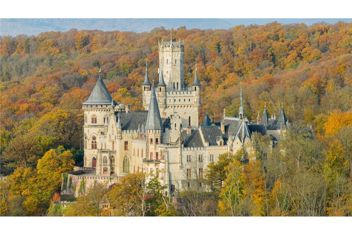 Schloss Marienburg bei Hannover verwandelt sich in "Maxton Hall" in ein britisches Eliteinternat.