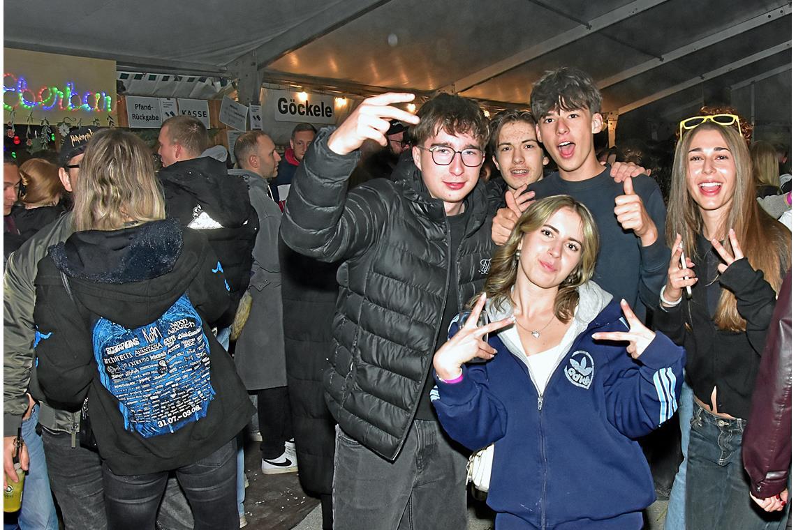 Schlossfest auf dem Ebersberg. Party am Samstagabend. 