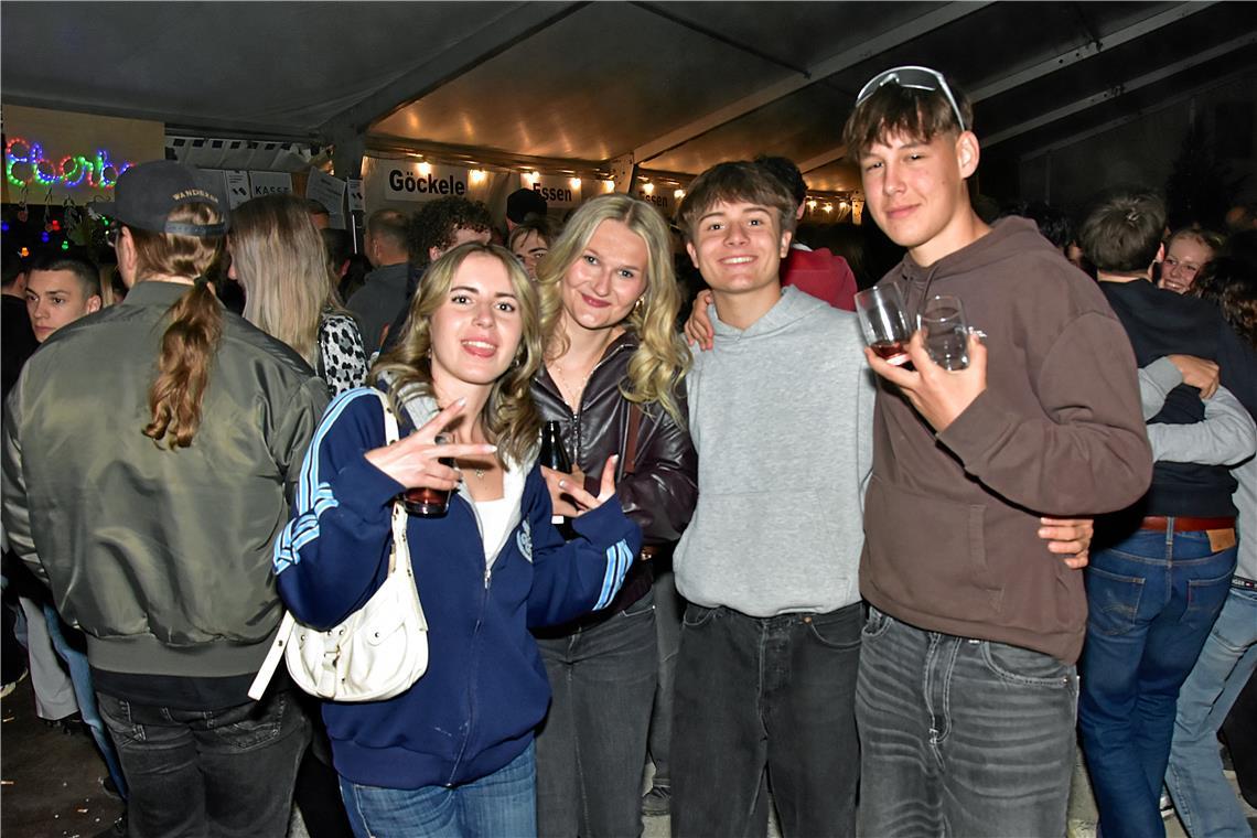 Schlossfest auf dem Ebersberg. Party am Samstagabend.