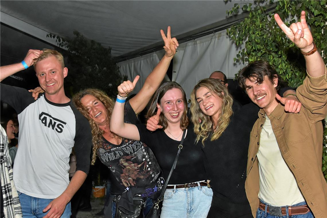 Schlossfest auf dem Ebersberg. Party am Samstagabend.