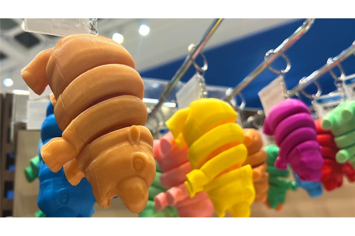 Ein Hippo-Mädchen als Kassenschlager: Das Phänomen Moo Deng Schlüsselanhänger in Form von Moo Deng sind ein beliebtes Souvenir.