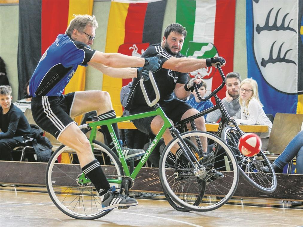 Trotz Widrigkeiten gut geschlagen Schlug sich mit ungewohntem Partner achtbar: Marcel Schüle (rechts), der mit Routinier Tim Lindner beim Weltcup-Finale Achter wurde. Foto: A. Becher