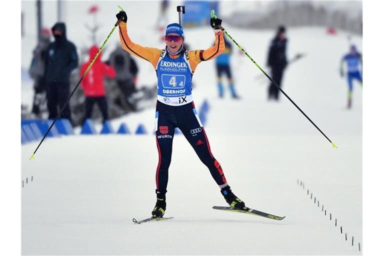 Schlussläuferin Franziska Preuß kam in Oberhof als Erste ins Ziel. Foto: Martin Schutt/dpa-Zentralbild/dpa