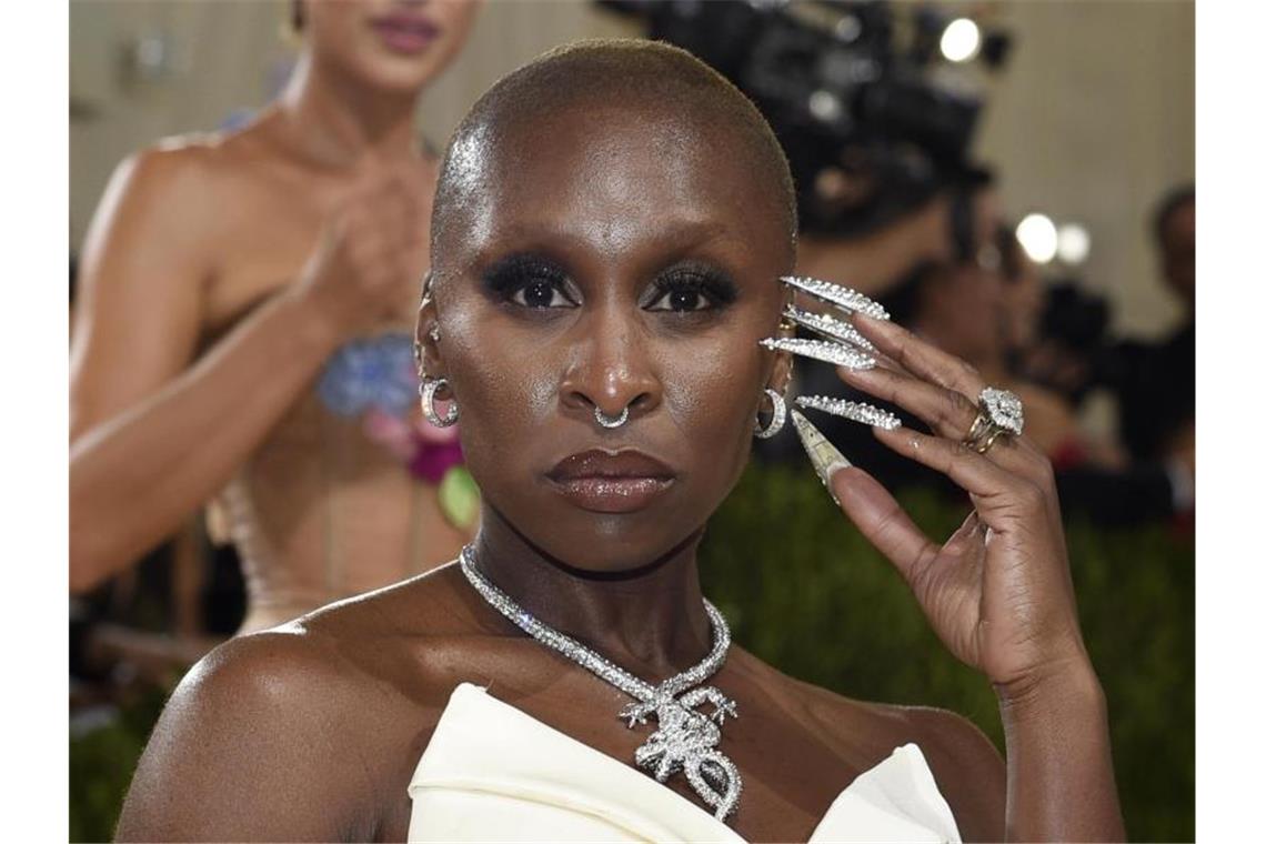 Stars feiern US-Mode bei Met-Gala in New York Schmuckvoll: die britische Schauspielerin und Sängerin Cynthia Erivo. Foto: Evan Agostini/Invision via AP/dpa
