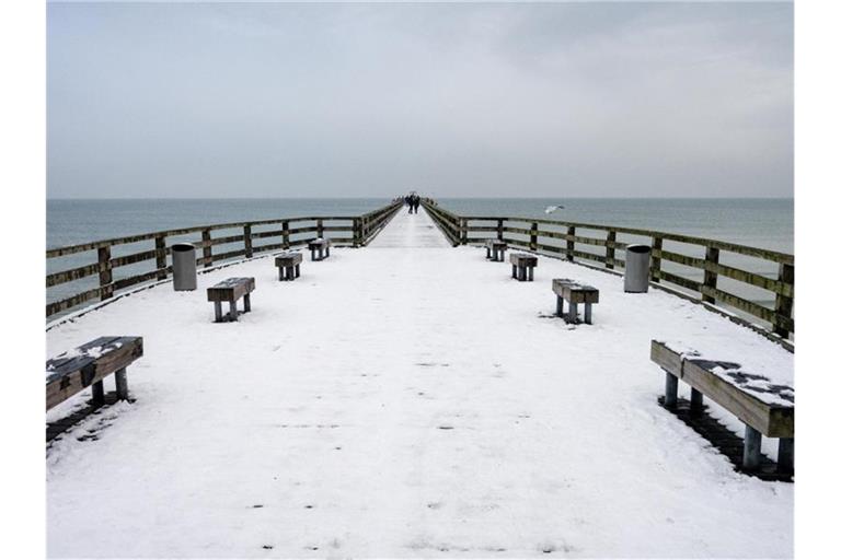Schnee an Weihnachten? Für die Menschen in Vorpommern könnte womöglich der Traum in Erfüllung gehen. Foto: Stefan Sauer/dpa
