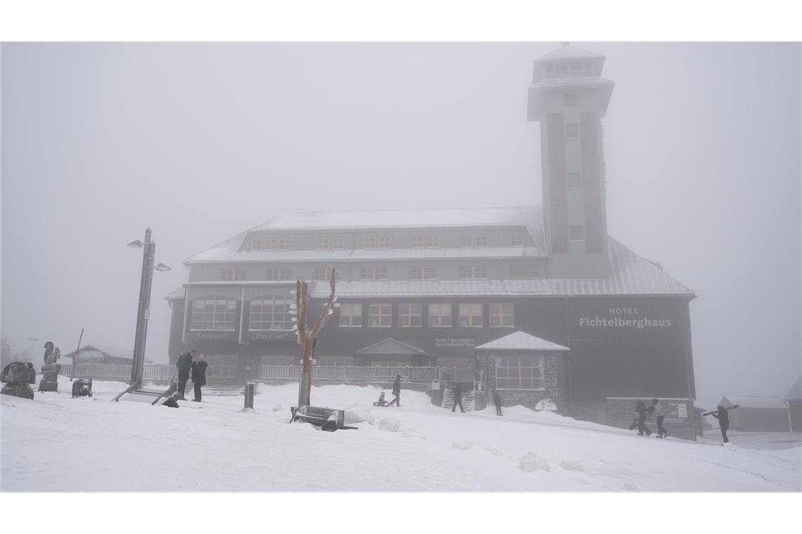 Bilder des Tages Schnee zu Weihnachten - Die Skisaison beginnt auf dem Fichtelberg.