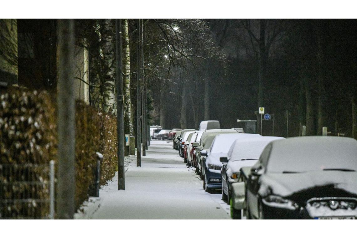Glatte Straßen sorgen für zahlreiche Unfälle im Südwesten Schneebedeckte Straßen und Gehwege in Aalen.