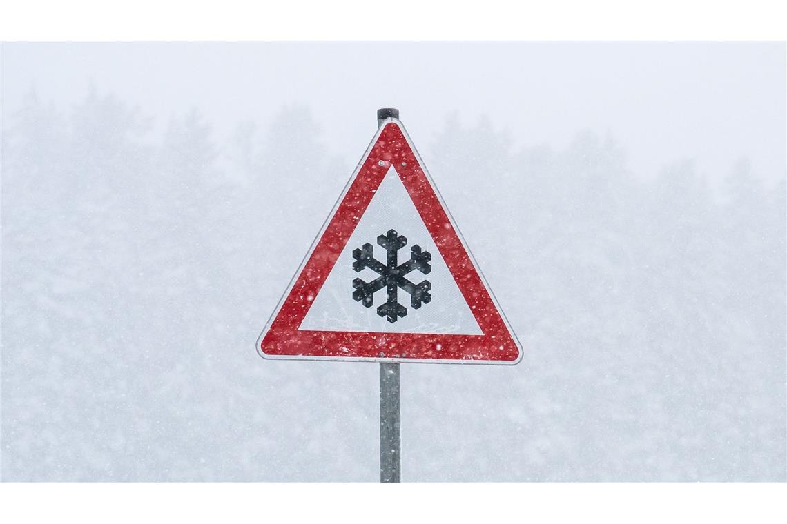 Schneefälle und gefrierender Regen könnten mancherorts zu Rutschpartien führen. (Archivbild)