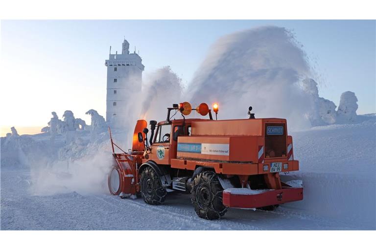Schneefräse im Einsatz: Zweistellige Minusgrade auf dem Brocken