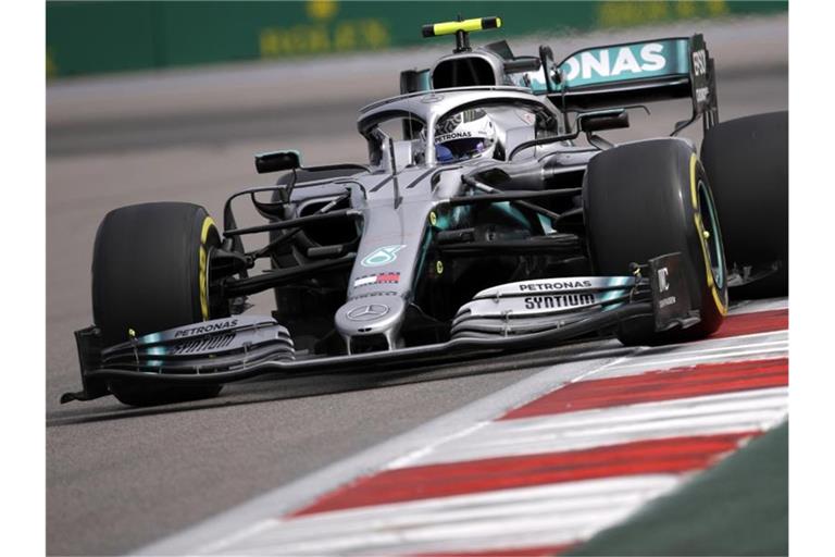 Schnellster beim ersten Training in Suzuka: Mercedes-Pilot Valtteri Bottas. Foto: Luca Bruno/AP/dpa