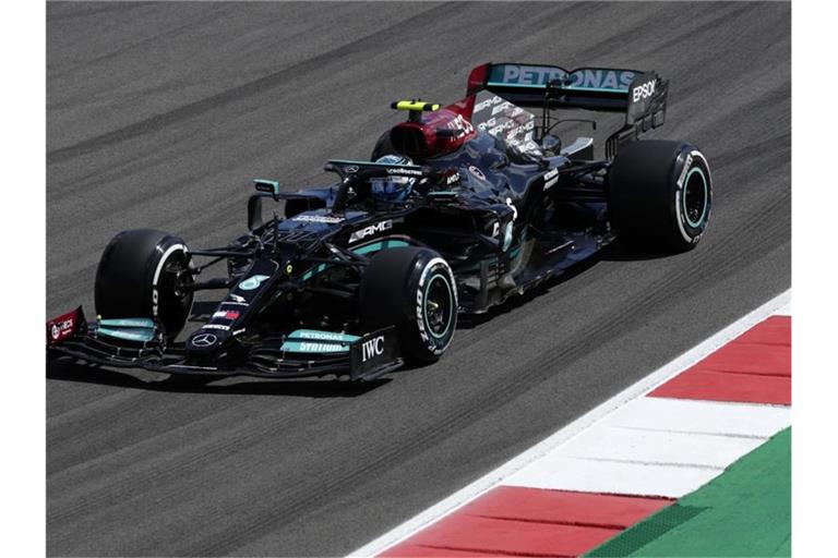 Schnellster im ersten Training in Portugal: Mercedes-Pilot Valtteri Bottas. Foto: Manu Fernandez/AP/dpa