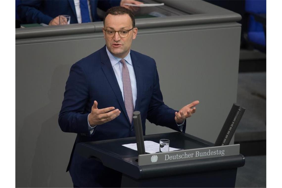 Spahn kündigt Corona-Schnelltests an „Schnelltests kommen vor allem für Besucher, Beschäftigte, Bewohner und Patienten von Pflegeheimen und Krankenhäusern in Betracht“, sagt Spahn. Foto: Jörg Carstensen/dpa