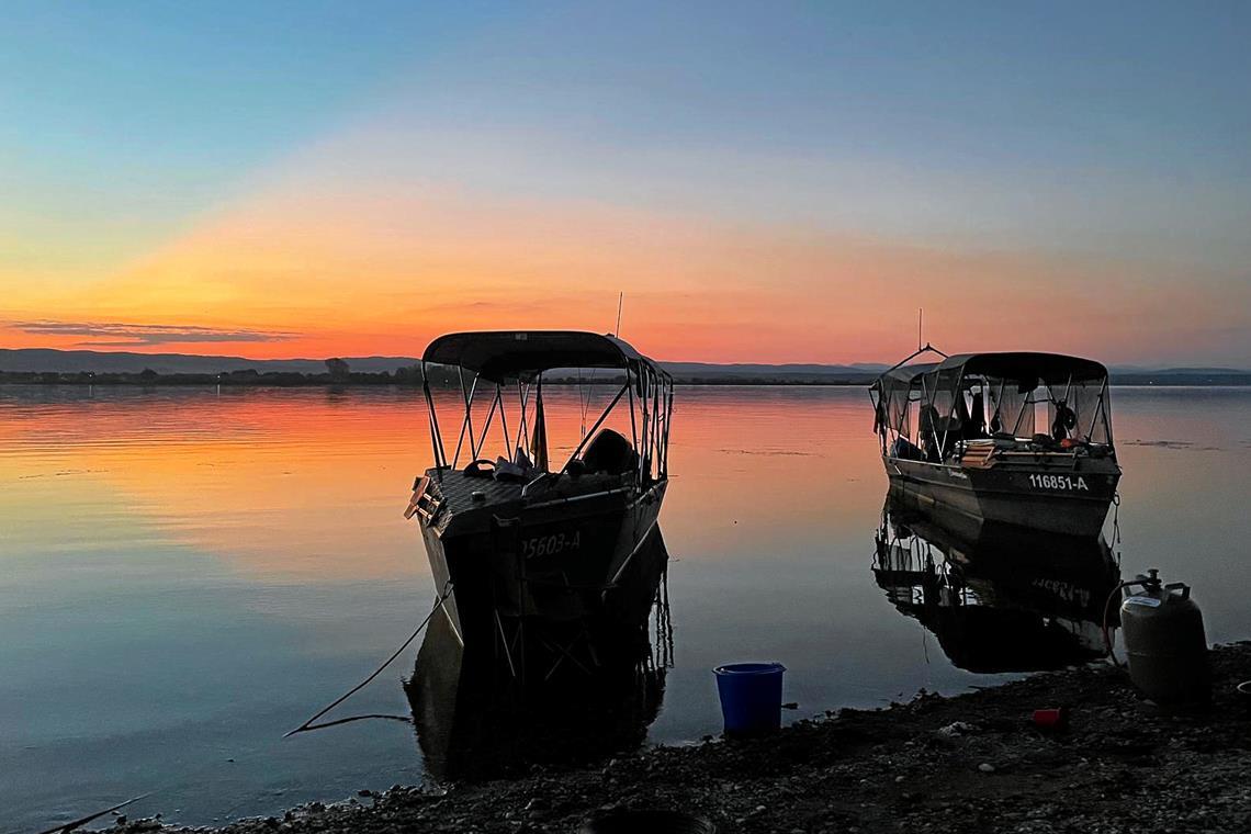 Schöne Sonnenuntergänge, gemeinsames Essen und das Zusammensitzen am Lagerfeuer machen die Herausforderungen wett. Fotos: privat