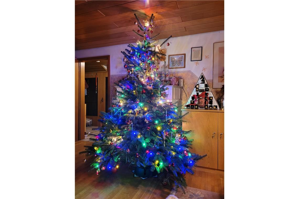 Schöner bunter Weihnachtsbaum