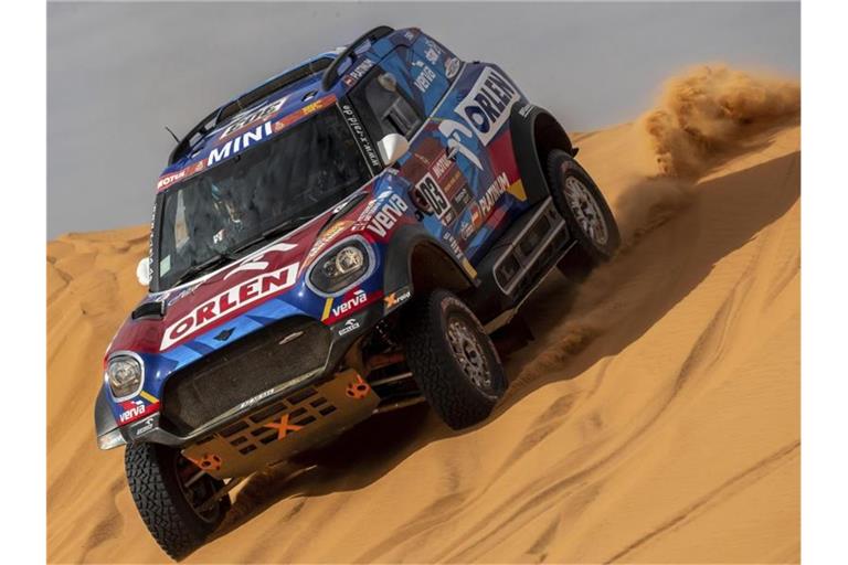 Schon 2020 hatte Saudi-Arabien die Rallye Dakar ausgerichtet: Der Pole Jakub Przygonski mit Copilot Timo Gottschalk in Aktion. Foto: Bernat Armangue/AP/dpa