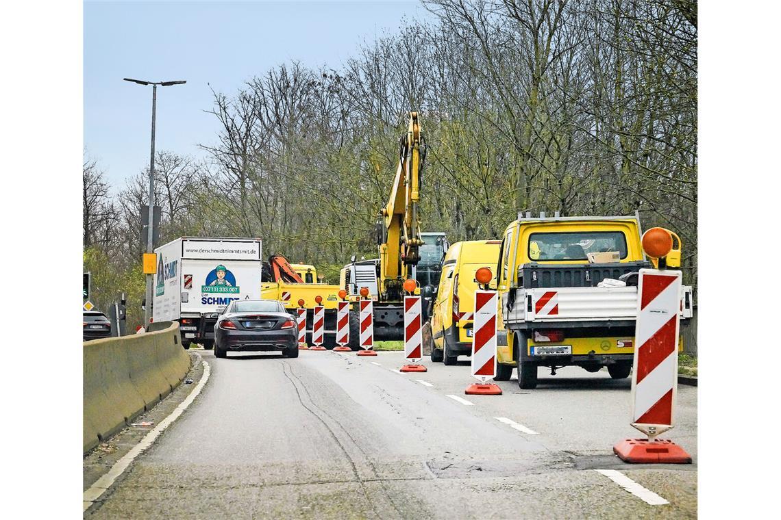 Baustellen des Landes bremsen den Verkehr aus Schon 2024 wurde an den Brücken im Zuge der Rotenwaldstraße gearbeitet. Nun soll ein Neubau entstehen.
