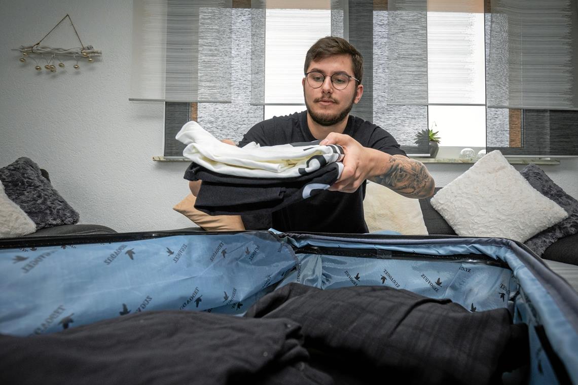 Robin fliegt erneut zur Therapie nach Thailand Schon an diesem Mittwoch fliegen Robin Schmetzer und seine Mutter Sabrina Clauss-Schmetzer nach Thailand. Foto: A. Becher