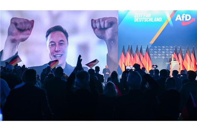 Schon im Bundestagswahlkampf unterstützte er die AfD: Tesla-Chef Elon Musk. Zum Parteitag im Januar 2025 wurde er zum Parteitag in Halle (Saale) zugeschaltet.