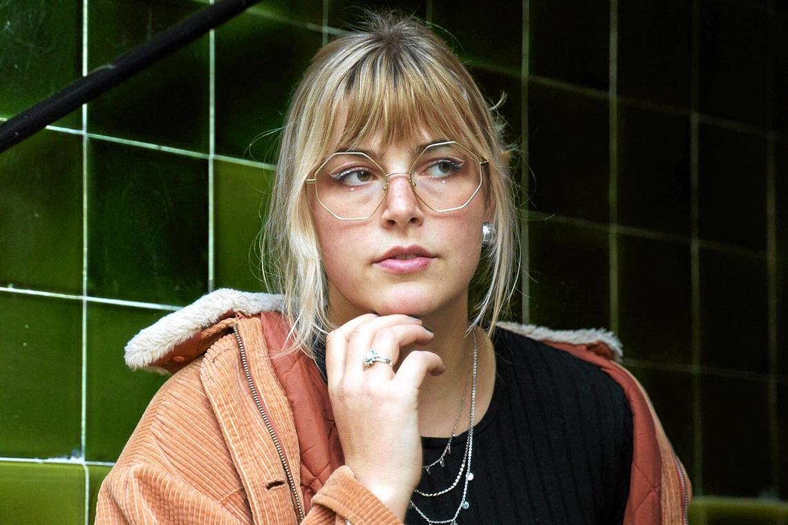 Sängerin Soffie veröffentlicht im März ihre erste EP Schon in der Grundschule wurde Soffie bewusst, dass sie musikalisch ist. Foto: Jan-Niklas Behlen