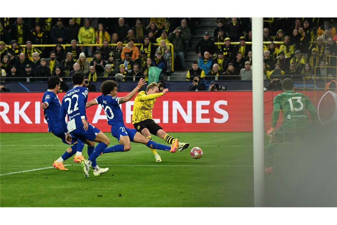 Großer Abend in Dortmund: BVB zieht ins Halbfinale ein