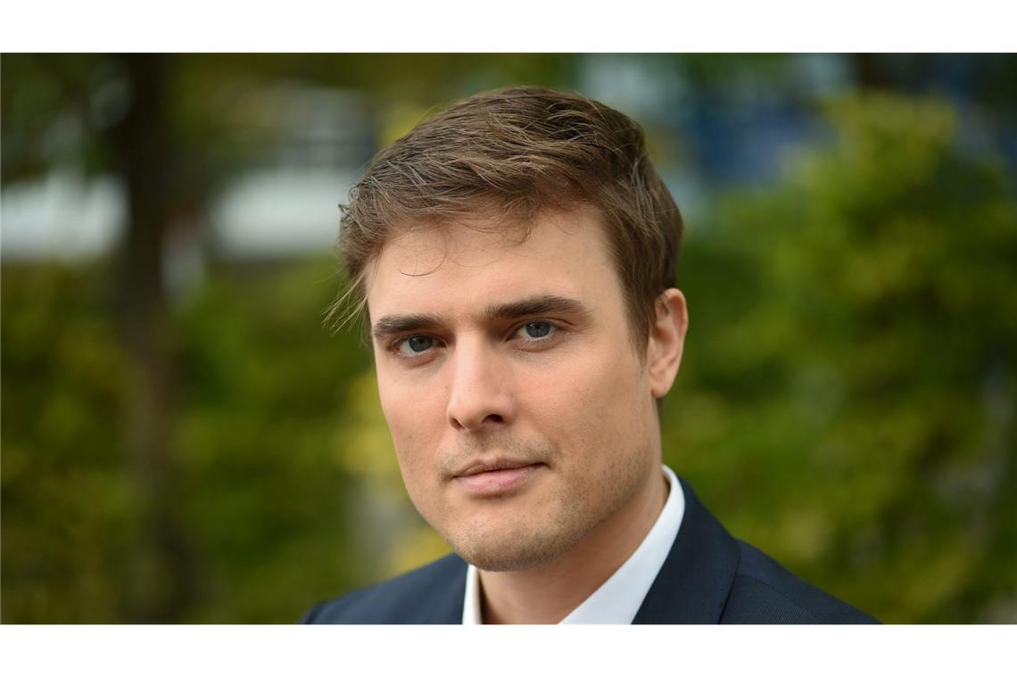 Constantin Schreiber hört als "Tagesschau"-Sprecher auf Schreiber kennen viele auch als Autor. (Archivbild)