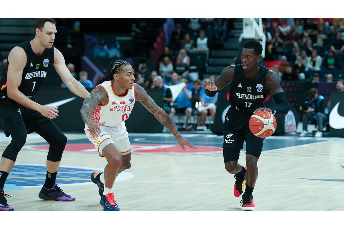 "Super gemacht": Aushilfstrainer lässt Basketballer jubeln Schröder dirigierte das deutsche Spiel.