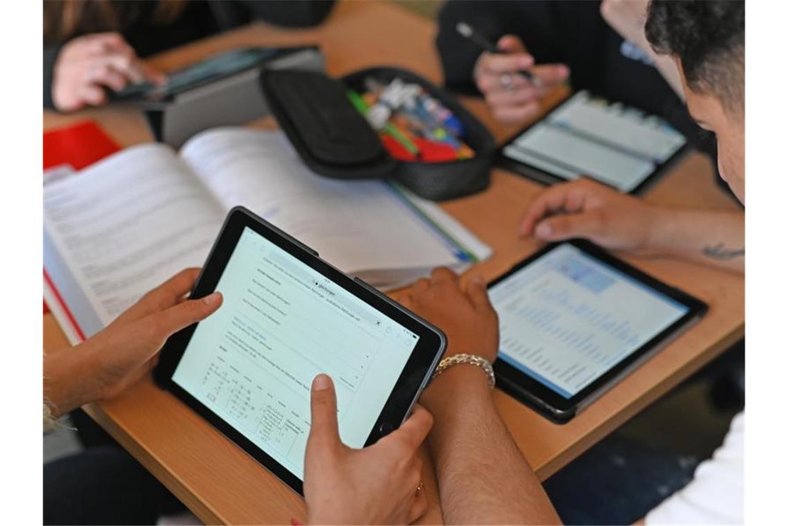LandesSPD fordert Tablet oder Laptop für jeden Schüler
