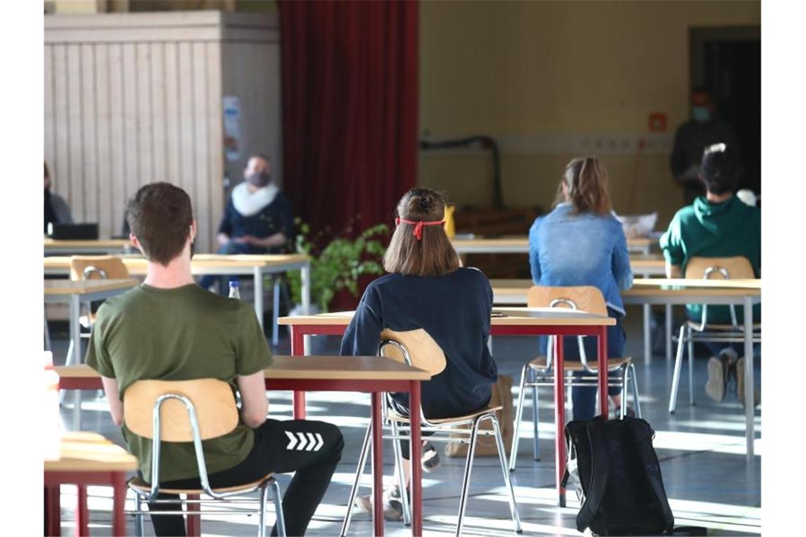 Abschlussklassen kehren in Schulen zurück