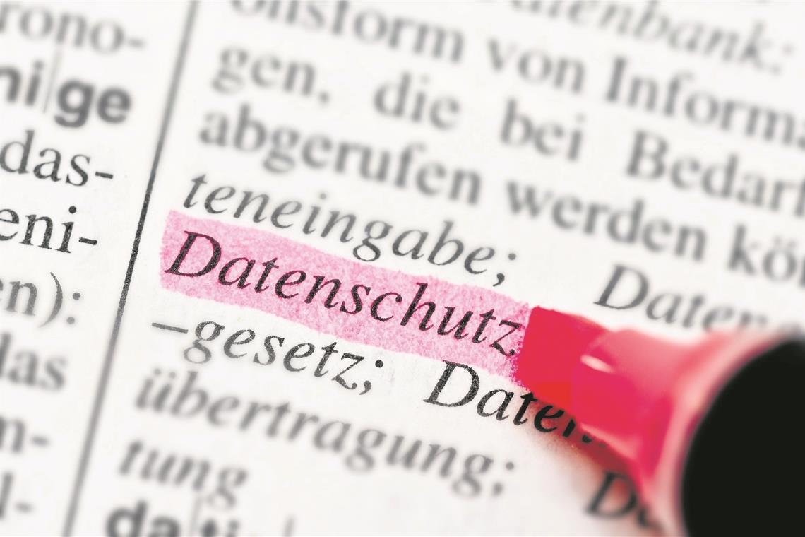 Schulen reagieren  seit dem Start der Datenschutzgrundverordnung (DSGVO) im vergangenen Jahr aus Angst vor Datenschutzklagen immer öfter mit generellen Foto- und Filmverboten. Symbolfoto: stock-adobe/Marco2811 