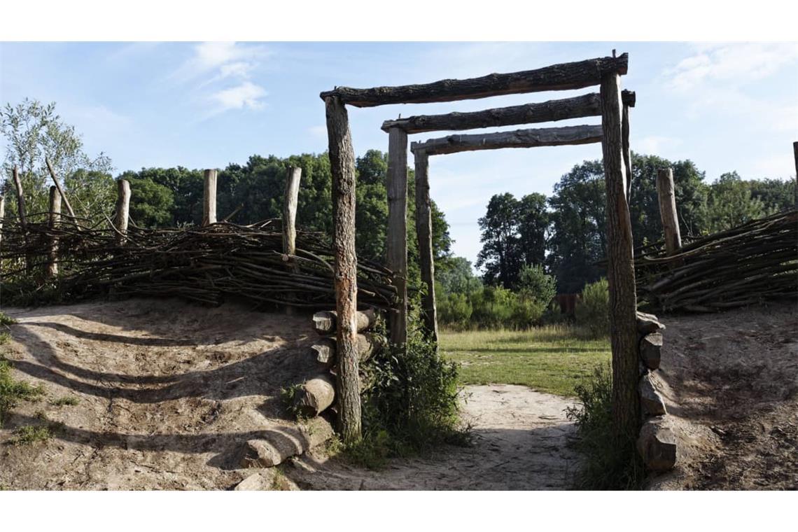 Schutzwall der Germanen: Nachbau im Varusschlacht Museum und Park Kalkriese.