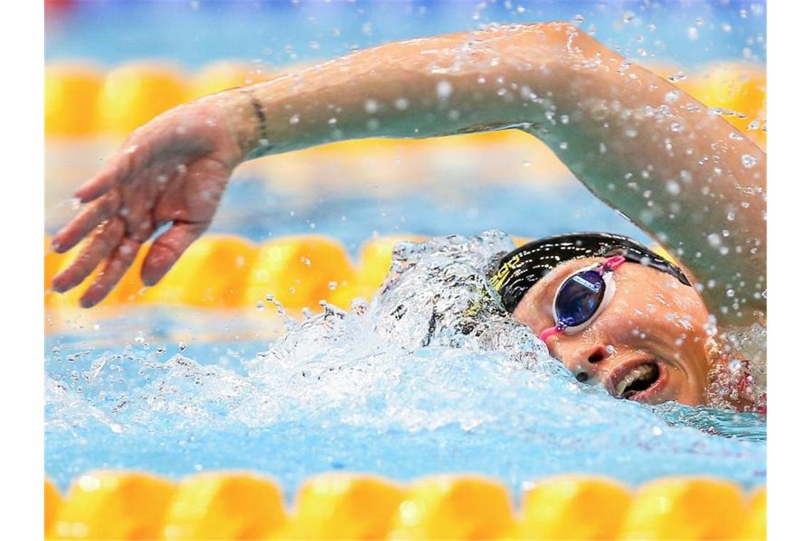 Köhler schwimmt Kurzbahn-Weltrekord: „Der absolute Wahnsinn“ Schwamm Weltrekord über 1500 Meter bei der Kurzbahn-DM: Sarah Köhler. Foto: Andreas Gora/dpa