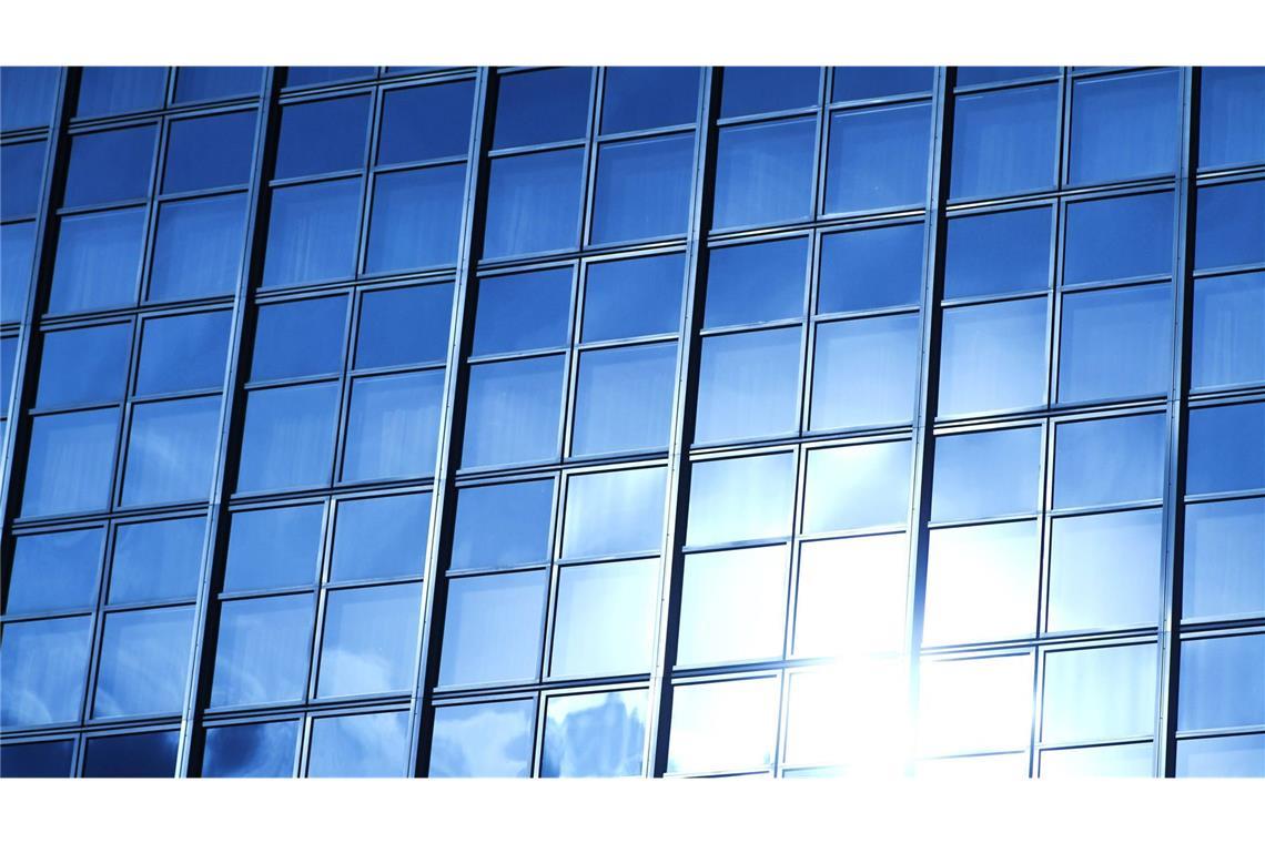 Schwefelhexafluorid (SF6) wurde bis zum Verbot 2006 als Füllgas für Sportschuhe und als Isoliergas in Schallschutzfenstern verwendet.