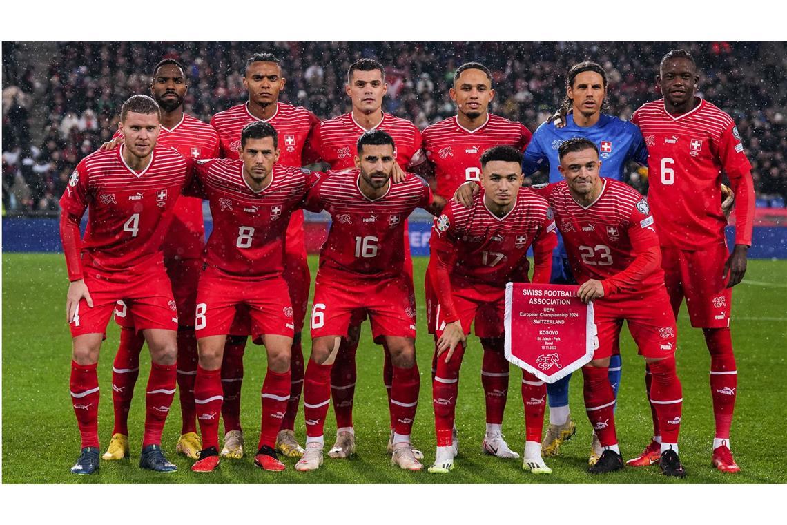 Schweiz, Quali-Gruppe I: Die Nati nimmt an der Endrunde teil.  Ein Remis gegen Kosovo sicherte ihnen mindestens Platz Zwei in der Gruppe. Bei der EM 2020 zog die Schweiz durch einen Sieg im Elfmeterschießen gegen Frankreich ins Viertelfinale ein, wo wiederum nach einem Elfmeterschießen gegen Spanien Schluss war.