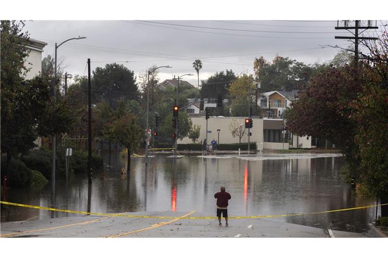Schwere Unwetter sorgen im Süden Kaliforniens für Überschwemmungen.