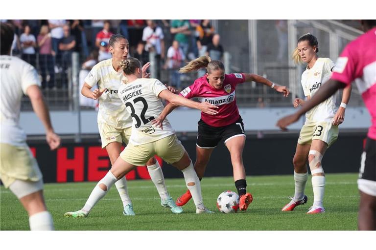 Schwerer Stand: Die VfB-Frauen um Dafina Redzepi tun sich gegen Union Berlin schwer.