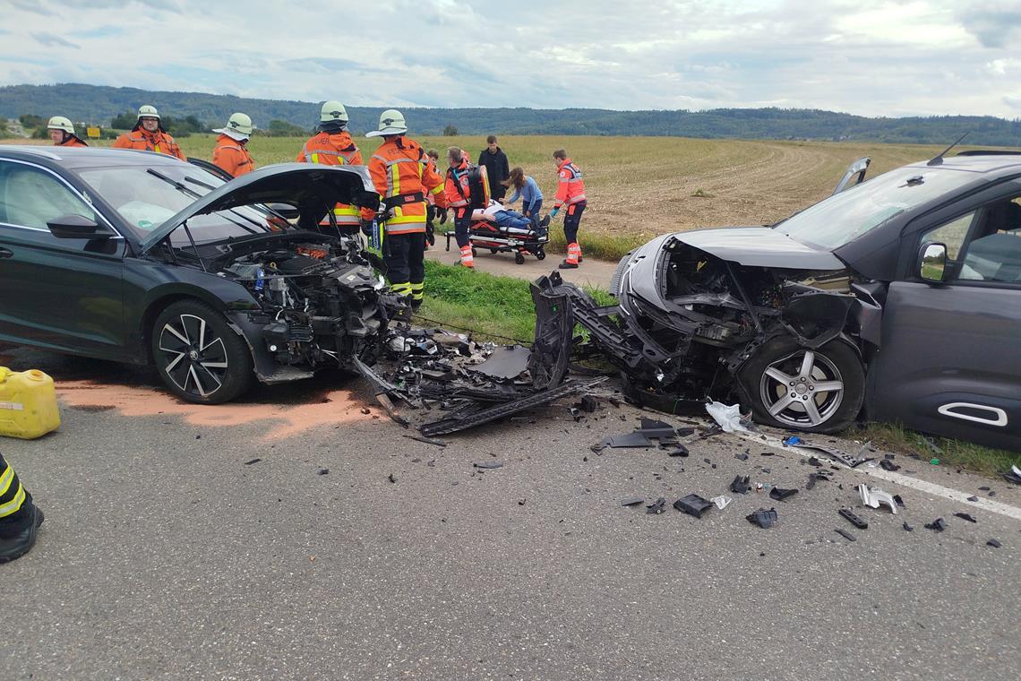 Frontalzusammenstoß in der Nähe des Heininger Kreisels Schwerer Unfall bei Backnang-Heiningen. Fotograf: Kevin Lermer / Lermer