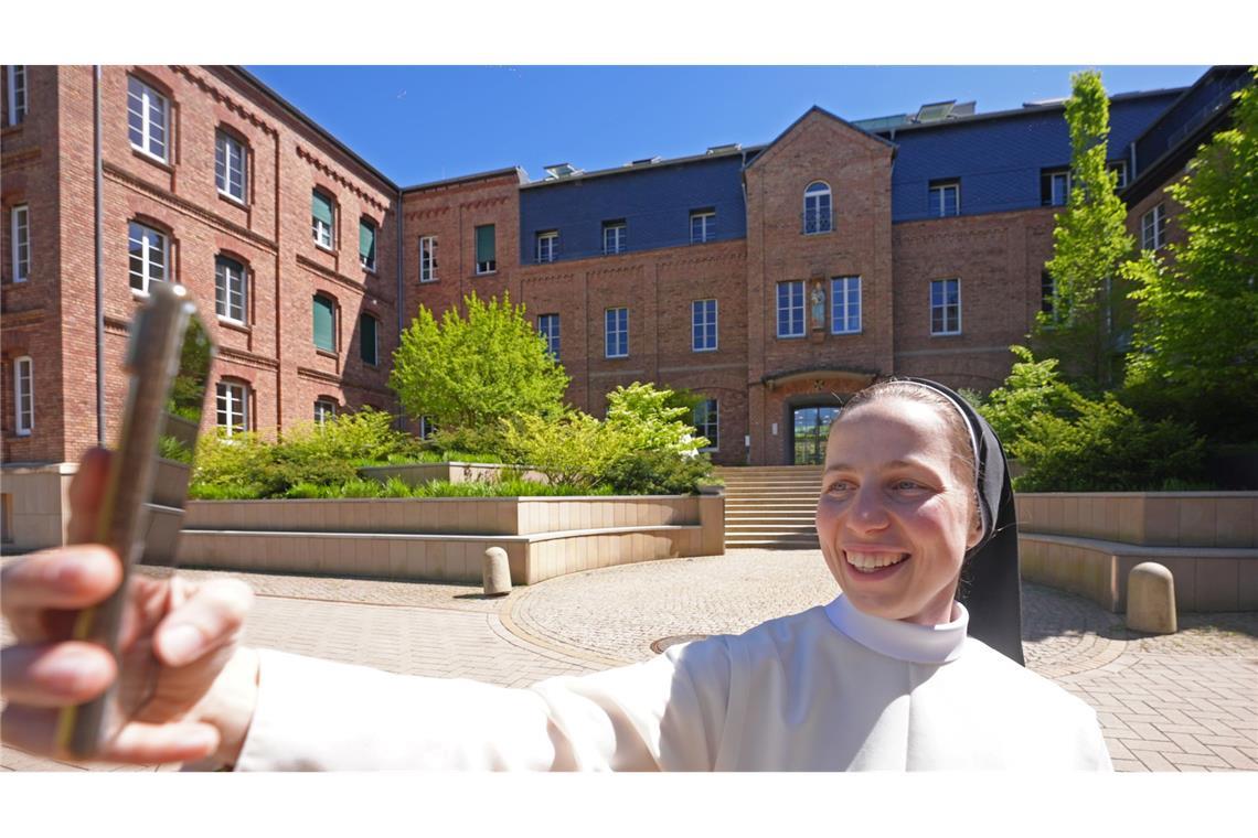 Schwester Clarita ist mit 28 Jahren die Jüngste im Kloster.