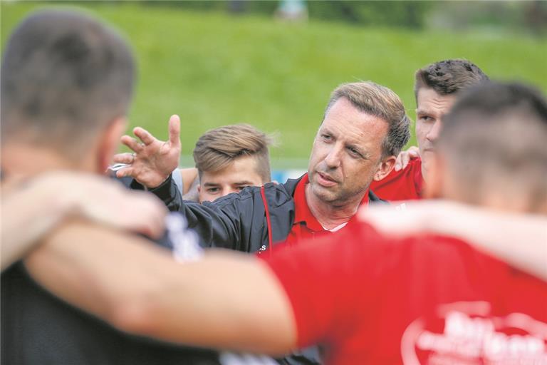 Schwört das TSG-Team auf den Abstiegskampf ein: Vorstandsmitglied Marc Erdmann. Foto: A. Becher