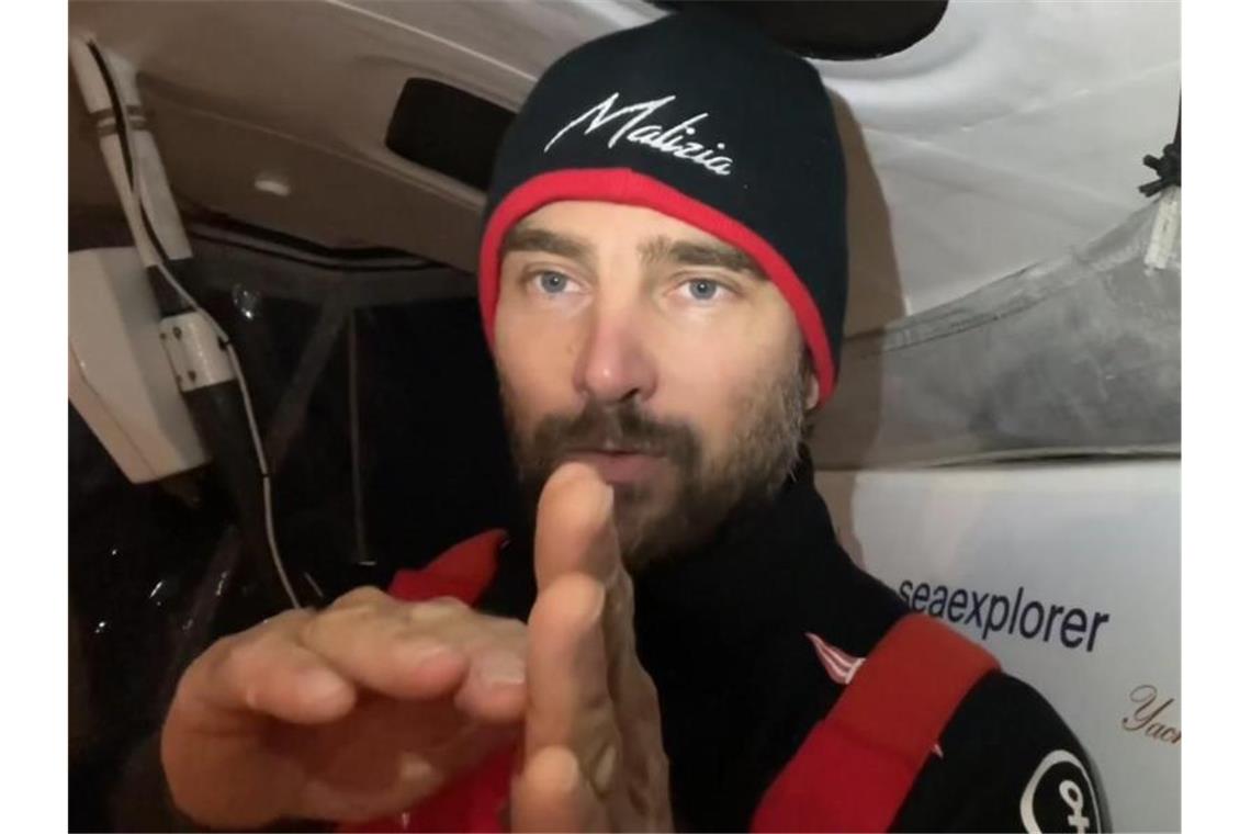 Segler Herrmann nach Vendée-Globe: „Unglaubliche Erfahrung“ Screenshot aus einem Video von Boris Herrmann an Bord seiner Rennyacht „Seaexplorer – Yacht Club de Monaco“, der die Kollision mit einem Fischerboot zeigt. Foto: Boris Herrmann/Team-Malizia.com/dpa